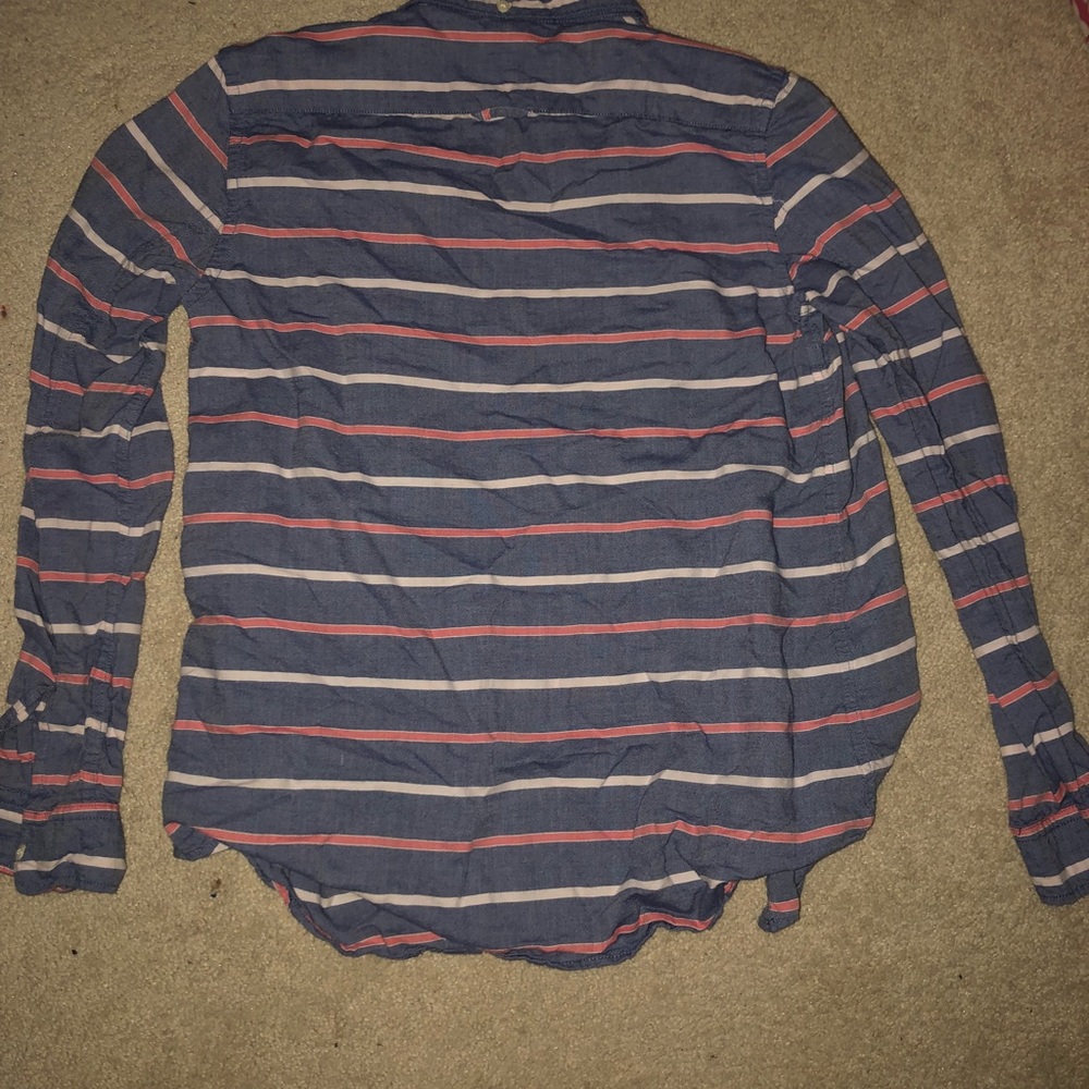 Women’s Gap Stripped Button Down - Picture 2 of 3